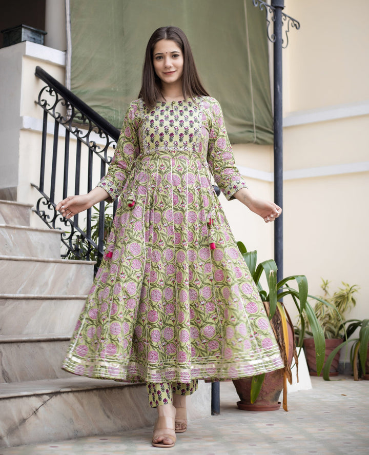 Green Floral Mirror Embroidered Kurta Pant Set