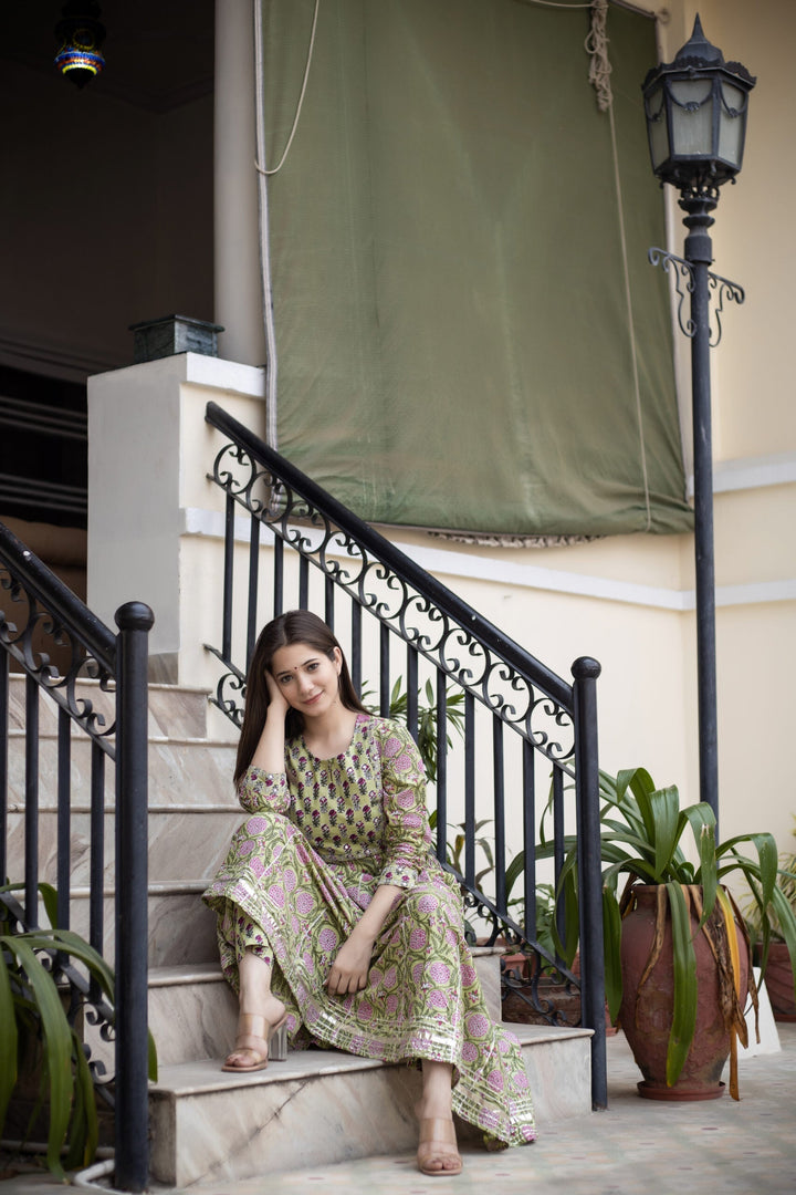 Green Floral Mirror Embroidered Kurta Pant Set