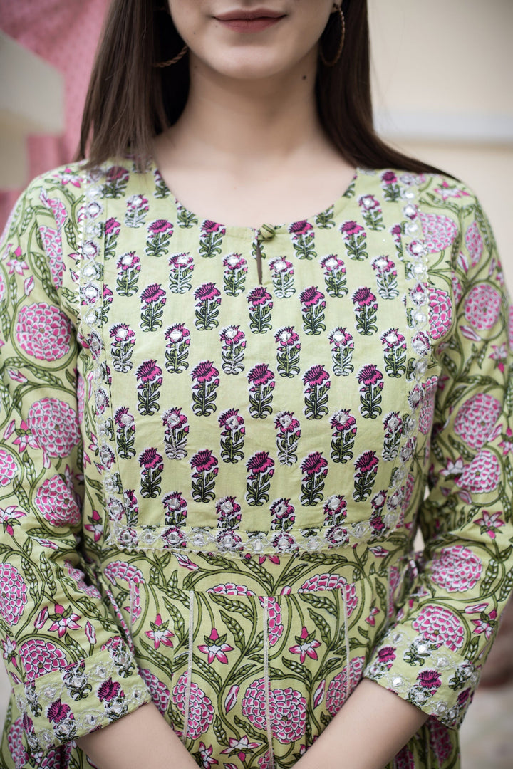 Green Floral Mirror Embroidered Kurta Pant Set