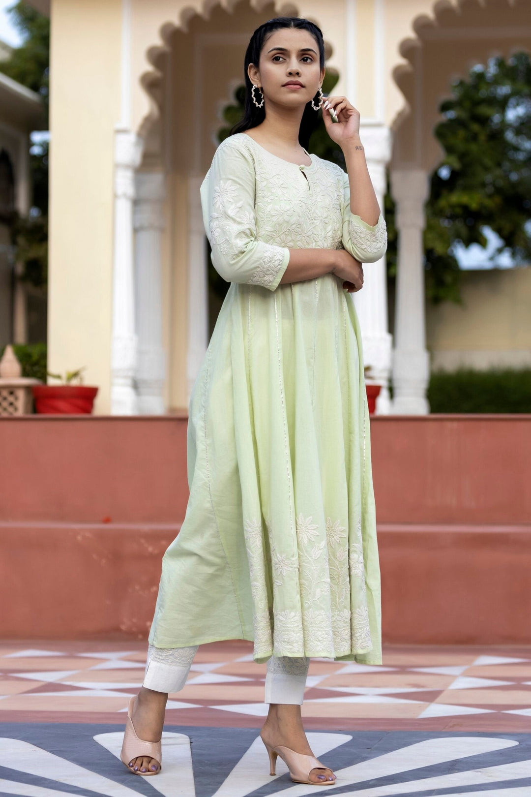 Lucknowi chikankari kurta pant