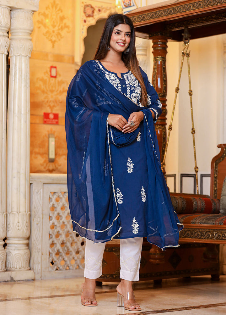 Buy Chikankari woman kurtis online